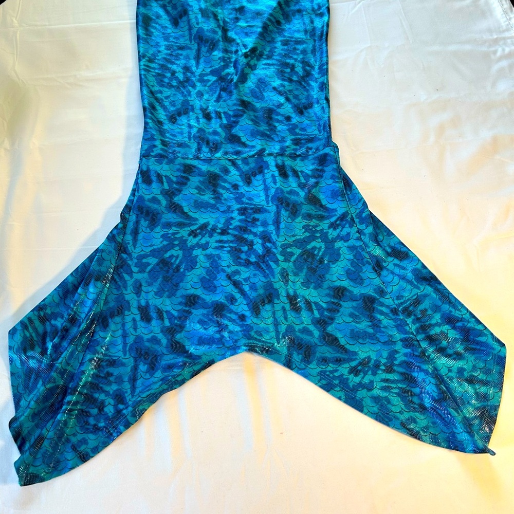 Girls Justice Mermaid coverup, size medium, shiny, blue, mermaid tail